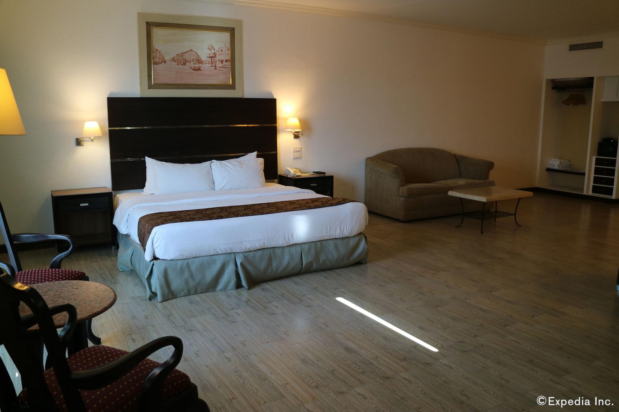 Days Hotel By Wyndham Iloilo Екстериор снимка