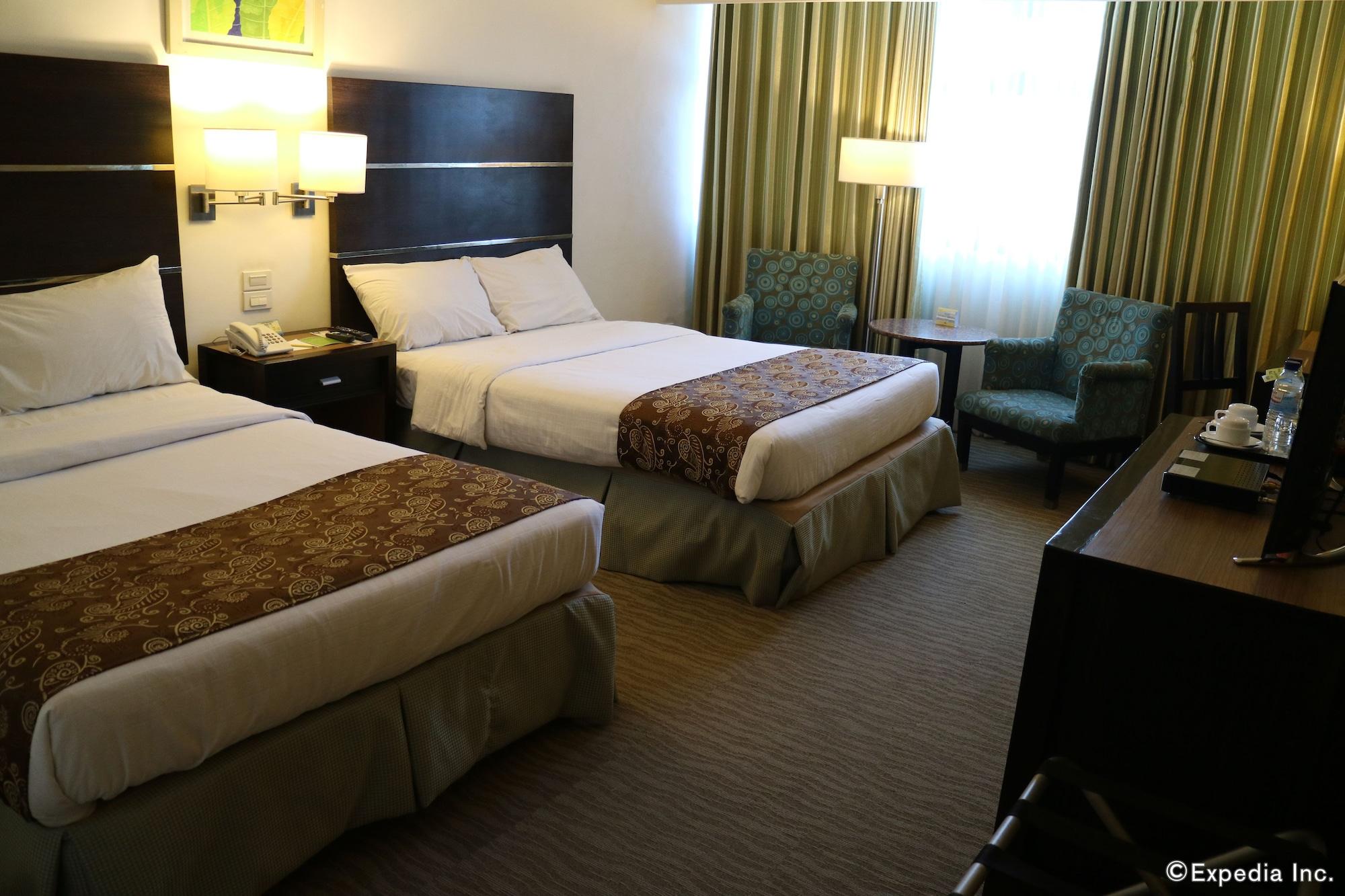 Days Hotel By Wyndham Iloilo Екстериор снимка