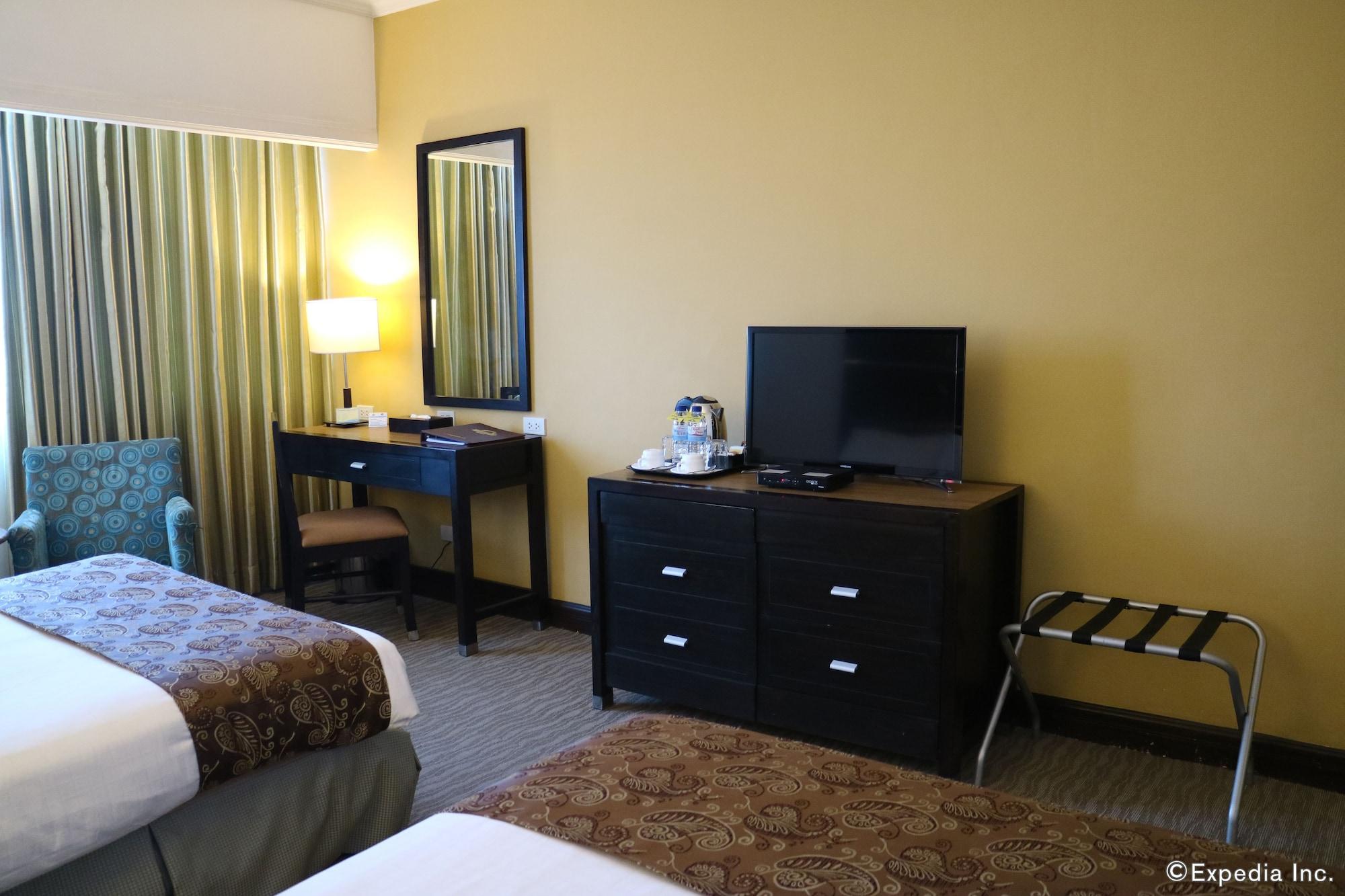 Days Hotel By Wyndham Iloilo Екстериор снимка