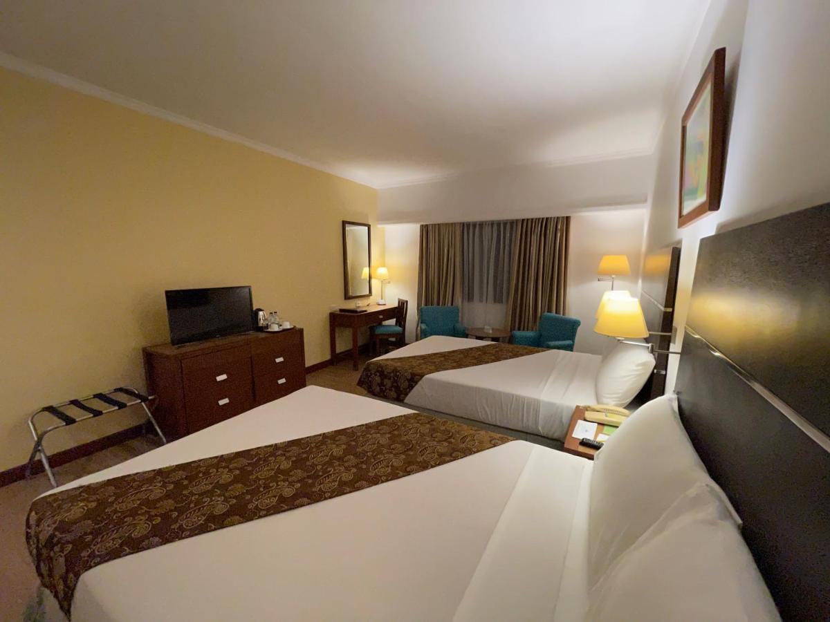 Days Hotel By Wyndham Iloilo Екстериор снимка