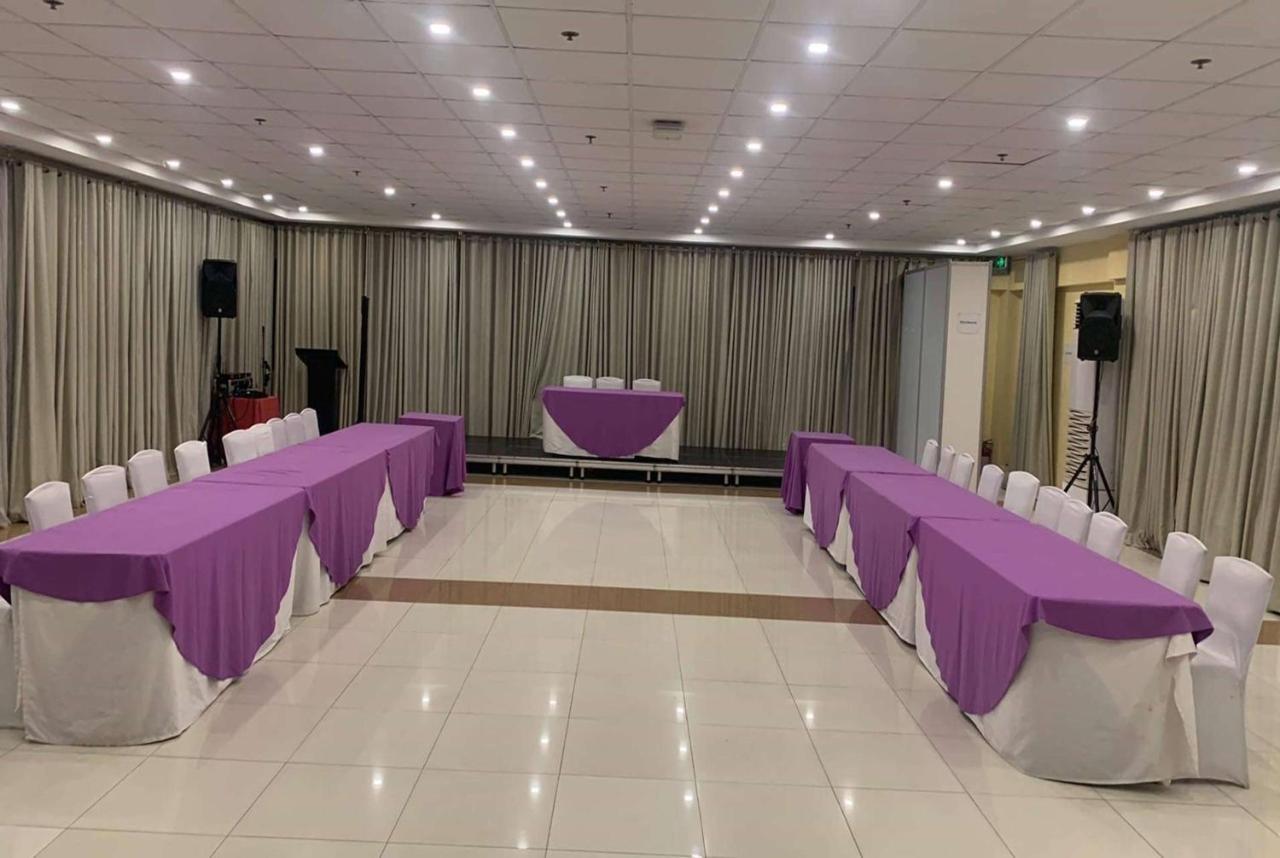 Days Hotel By Wyndham Iloilo Екстериор снимка