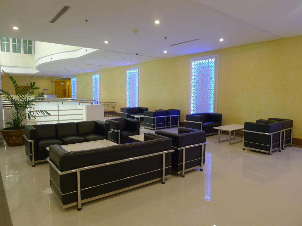 Days Hotel By Wyndham Iloilo Екстериор снимка